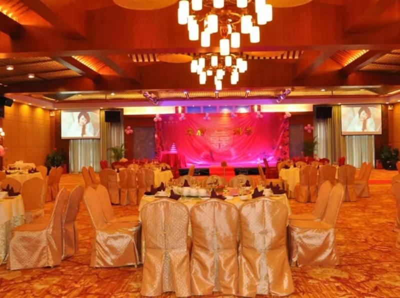 Palace International Hot Spring Hotel