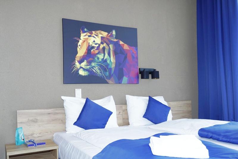 Motel Blue image
