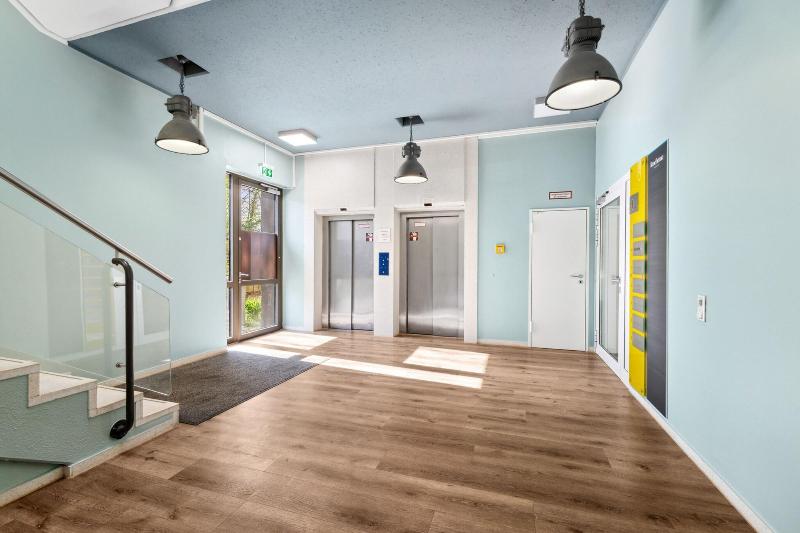 living on easystreet image