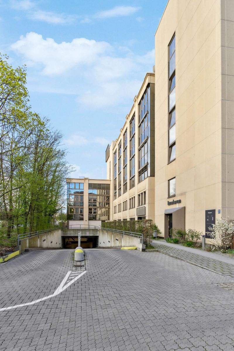 living on easystreet image