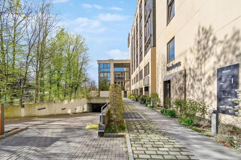 living on easystreet image