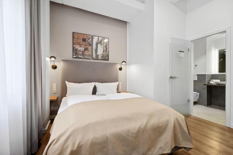 living on easystreet image