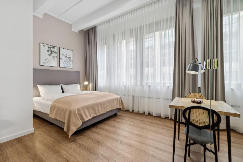living on easystreet image