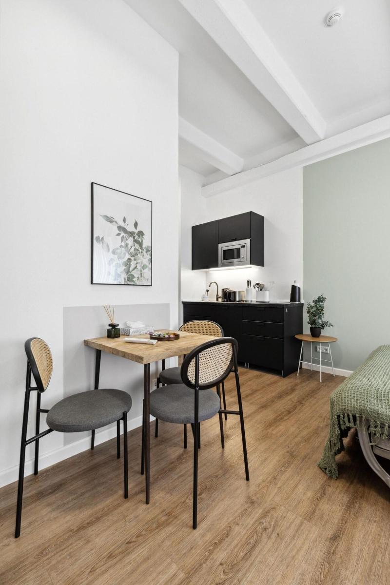 living on easystreet image