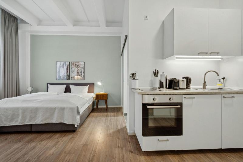 living on easystreet image