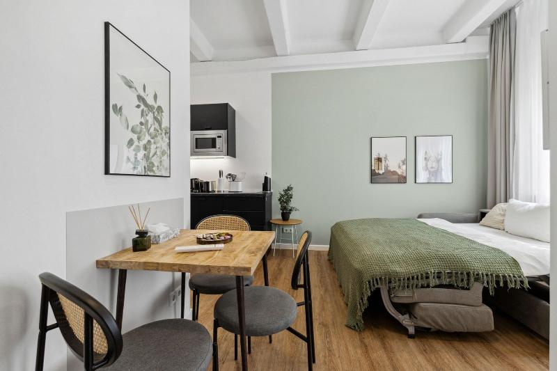 living on easystreet image