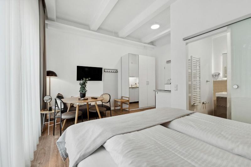 living on easystreet image