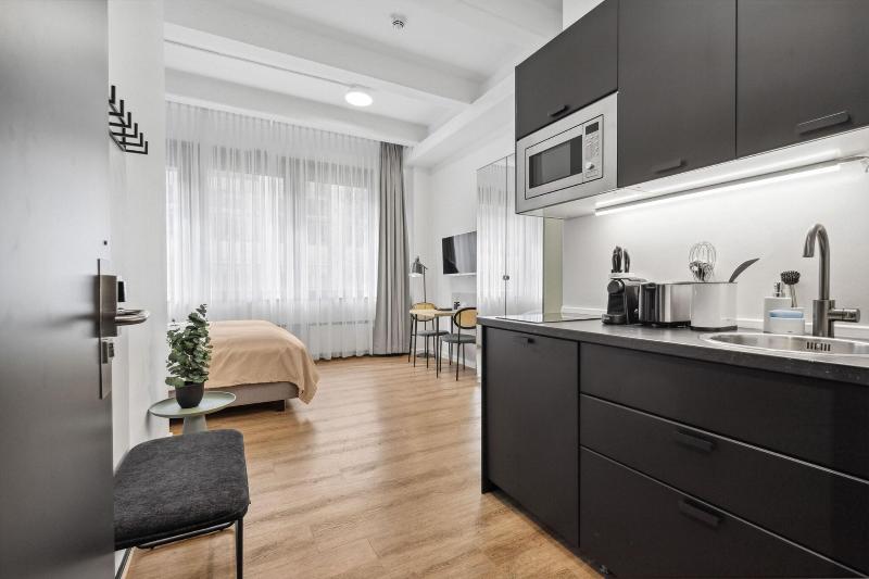 living on easystreet image