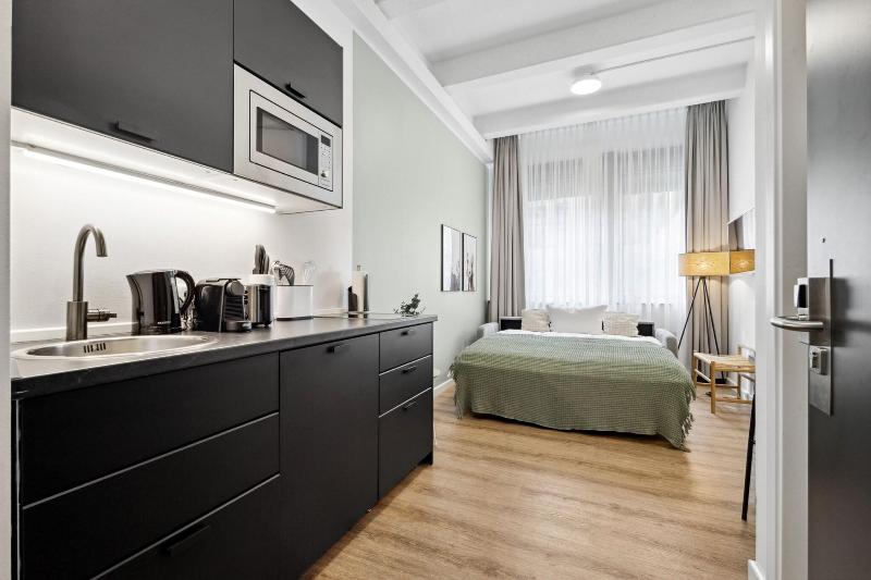 living on easystreet image