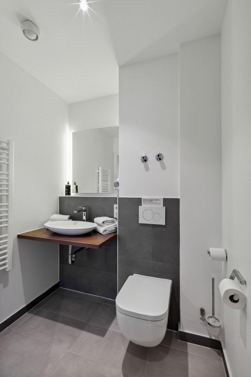 living on easystreet image