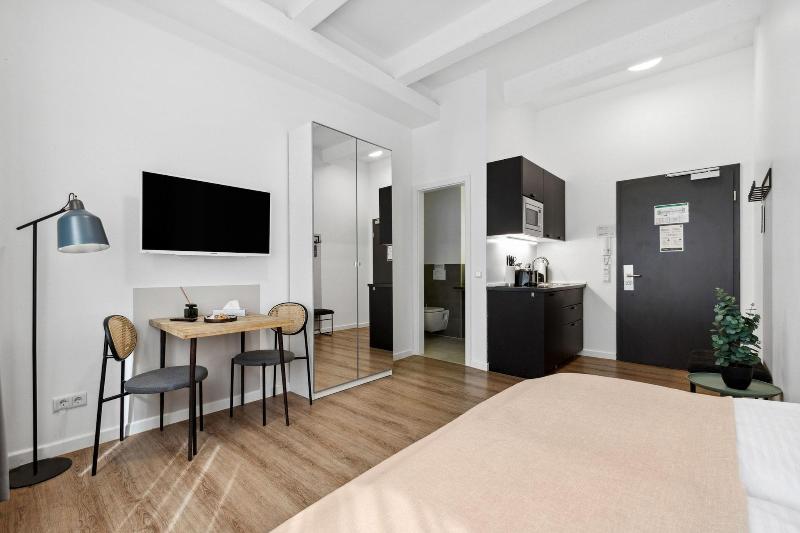 living on easystreet image