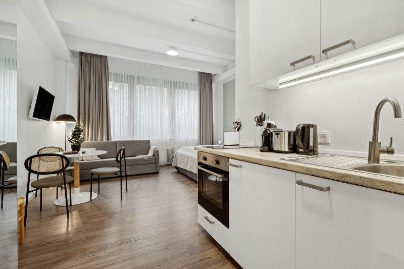 living on easystreet image