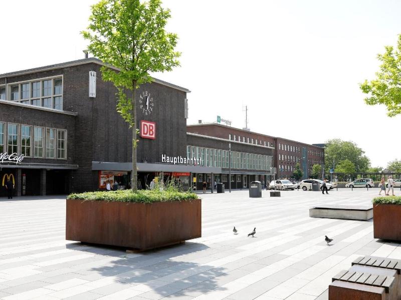 Central Hotel Duisburg image