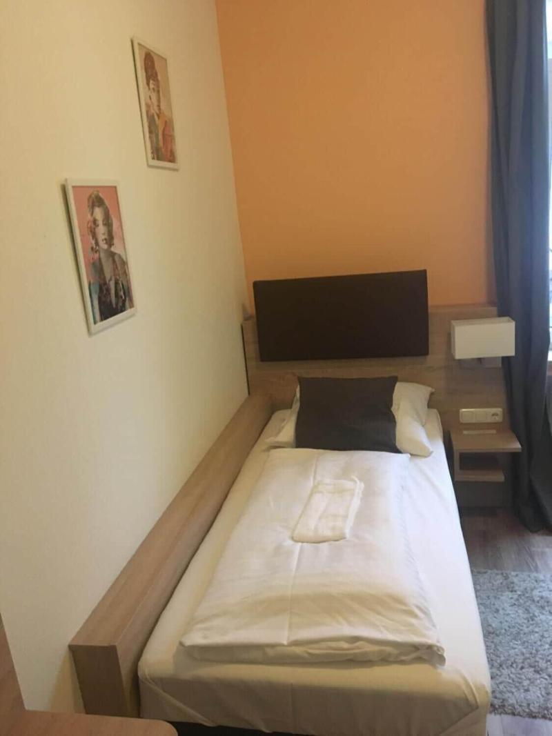 Central Hotel Duisburg image