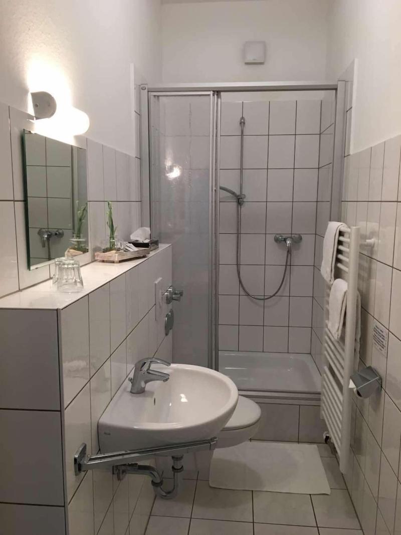 Central Hotel Duisburg image