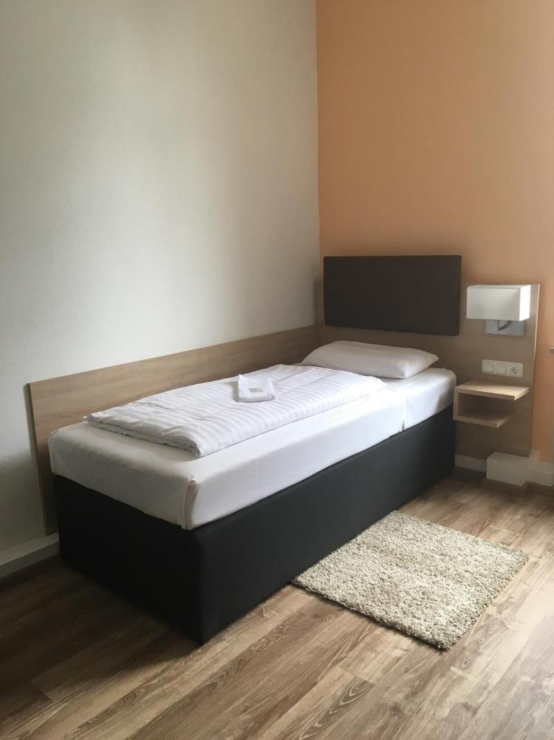Central Hotel Duisburg image