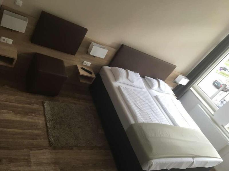 Central Hotel Duisburg image