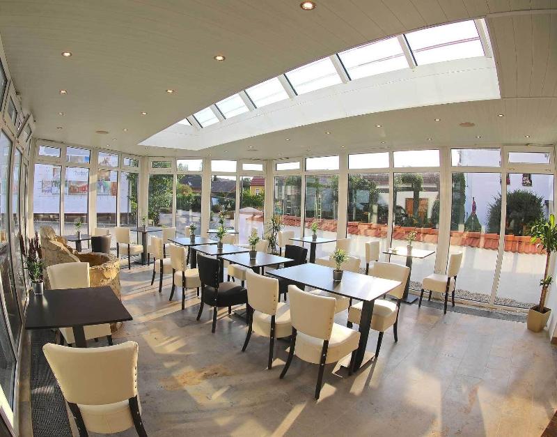 Parkhotel am Schloss image