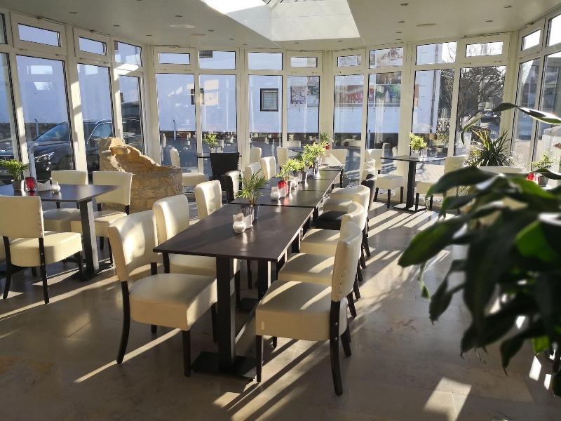 Parkhotel am Schloss image
