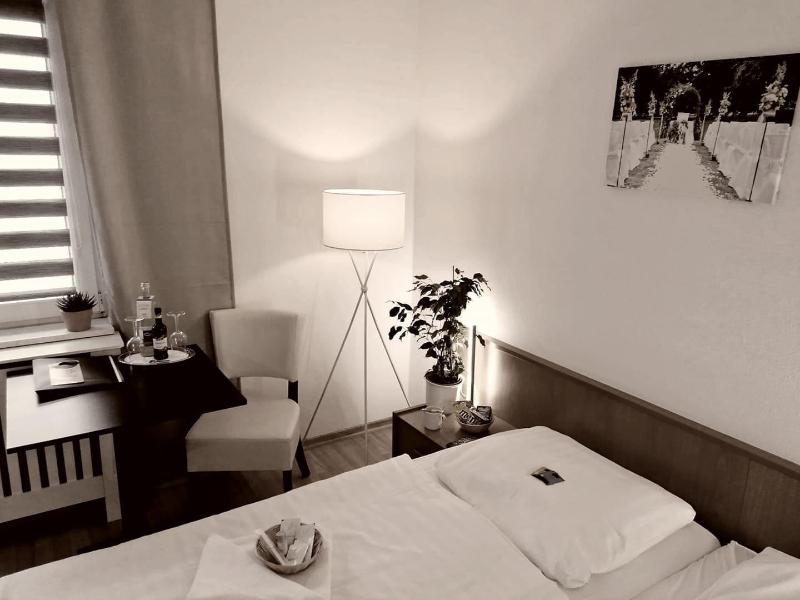 Parkhotel am Schloss image