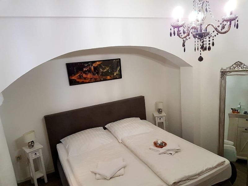 Parkhotel am Schloss image