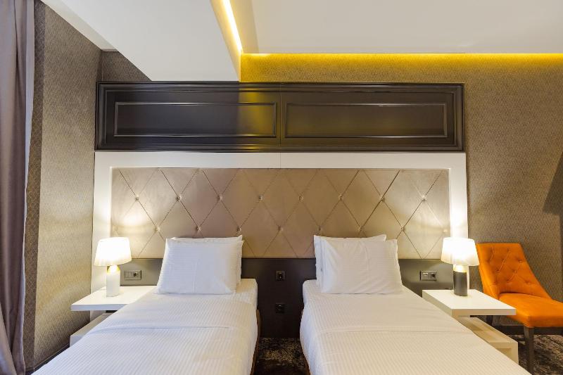 Tapis Rouge VIP Boutique Batumi image
