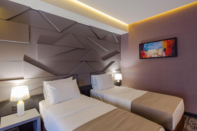 Tapis Rouge VIP Boutique Batumi image