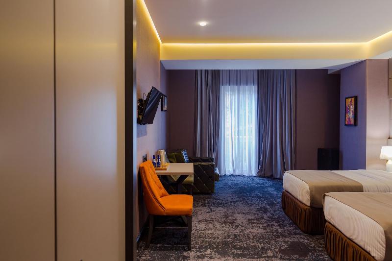 Tapis Rouge VIP Boutique Batumi image