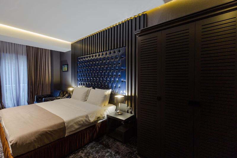 Tapis Rouge VIP Boutique Batumi image