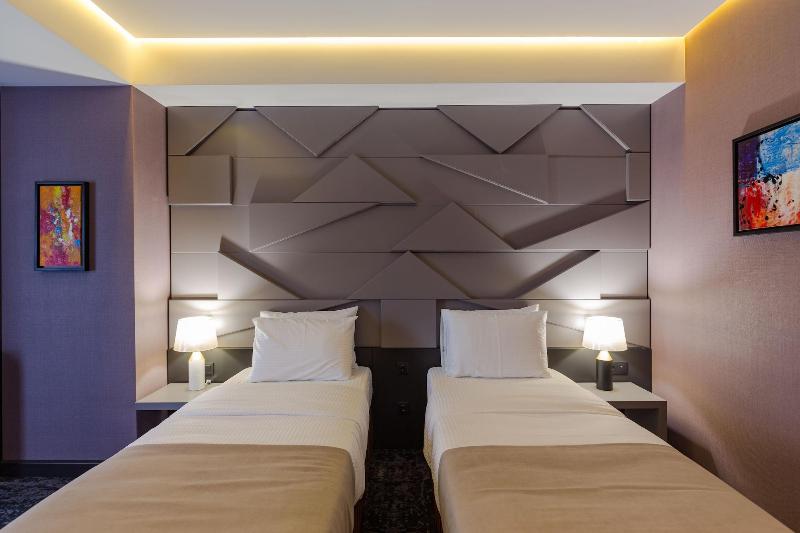 Tapis Rouge VIP Boutique Batumi image