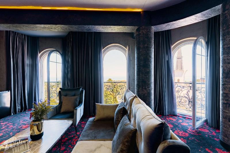 Tapis Rouge VIP Boutique Batumi image