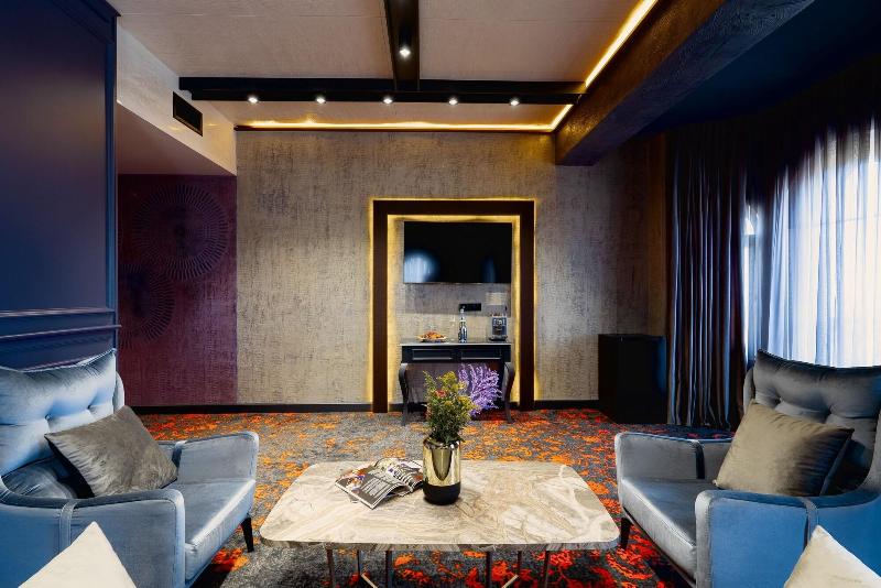 Tapis Rouge VIP Boutique Batumi image