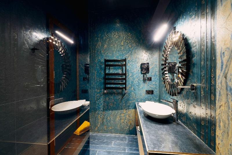 Tapis Rouge VIP Boutique Batumi image