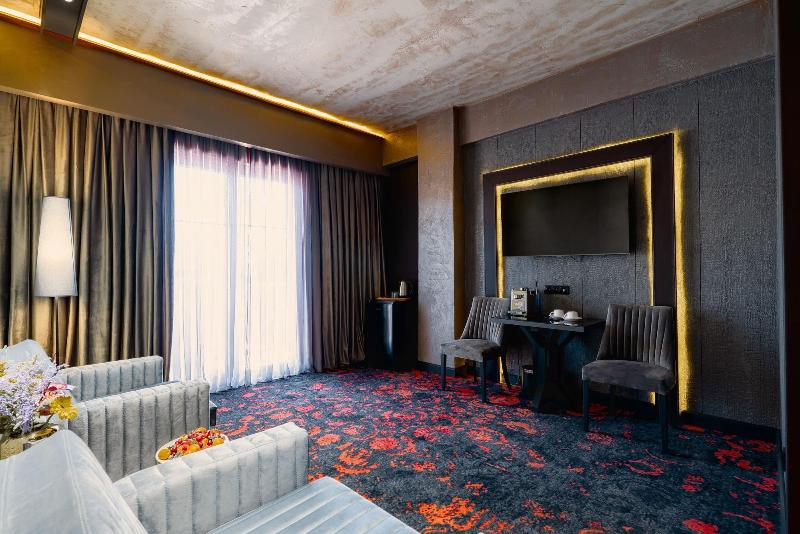 Tapis Rouge VIP Boutique Batumi image