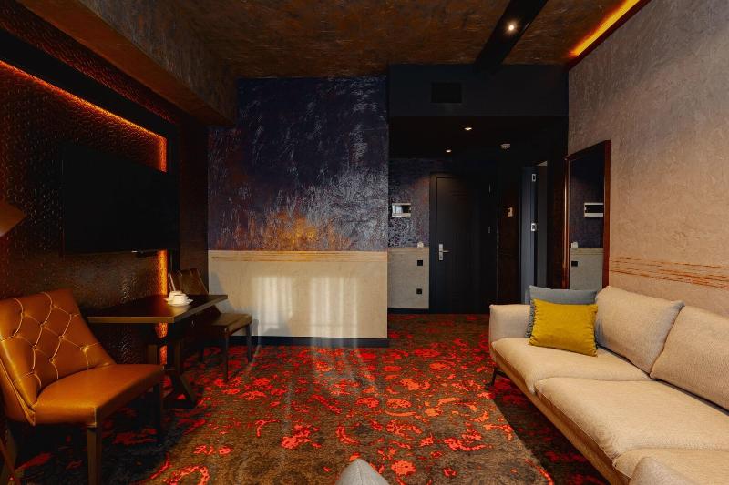 Tapis Rouge VIP Boutique Batumi image