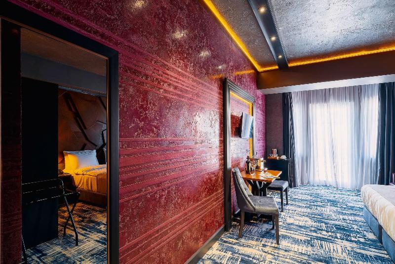 Tapis Rouge VIP Boutique Batumi image