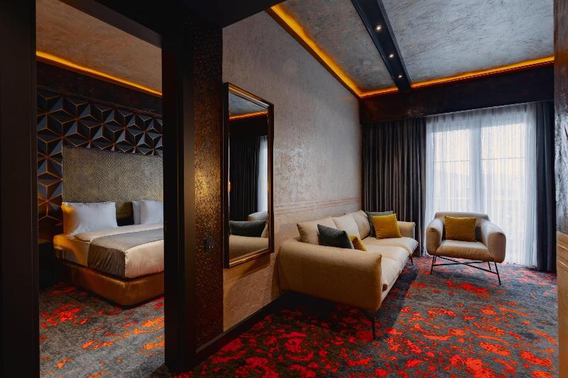 Tapis Rouge VIP Boutique Batumi image