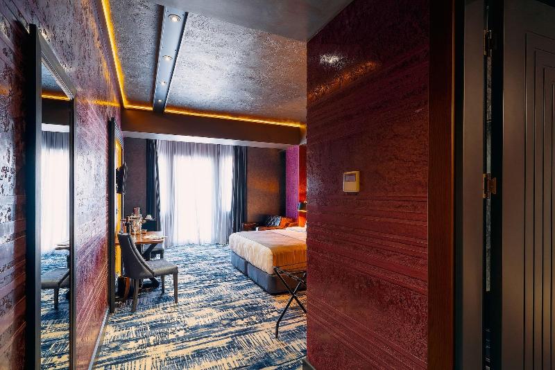 Tapis Rouge VIP Boutique Batumi image