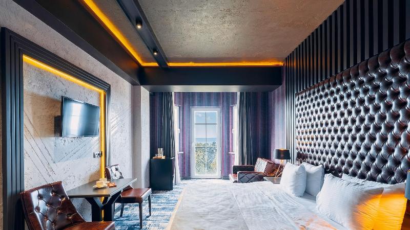 Tapis Rouge VIP Boutique Batumi image