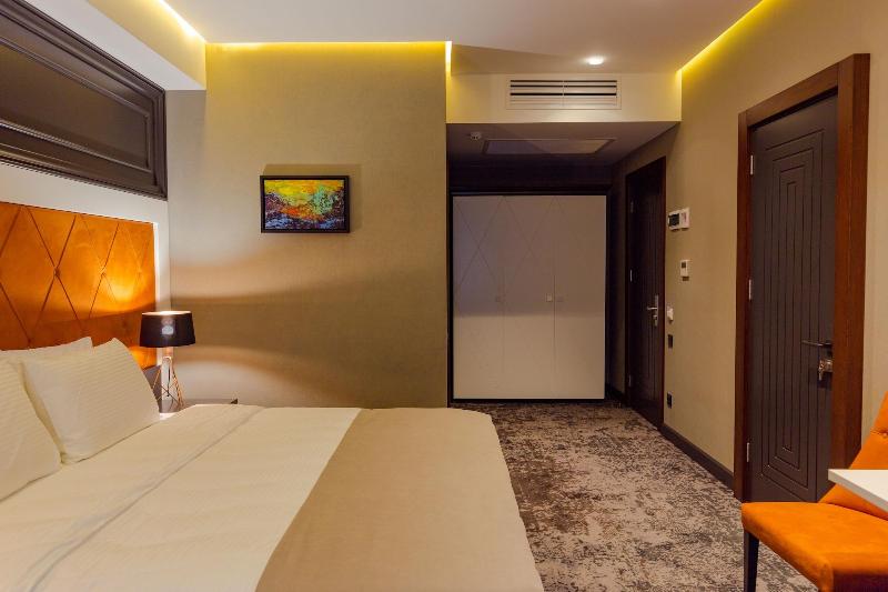 Tapis Rouge VIP Boutique Batumi image