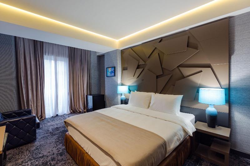 Tapis Rouge VIP Boutique Batumi image