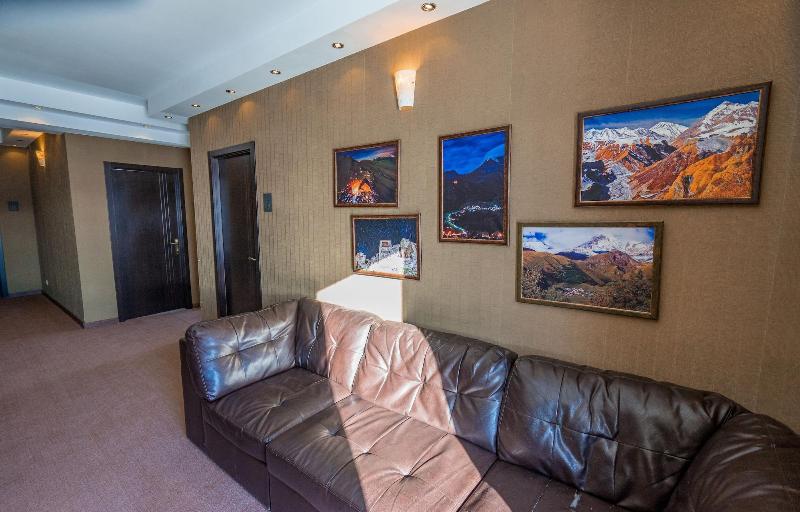 Good Aura Hotel image