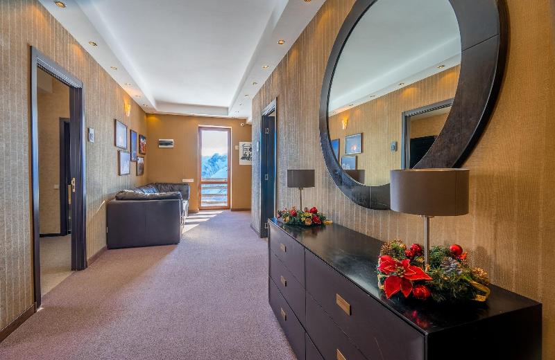 Good Aura Hotel image