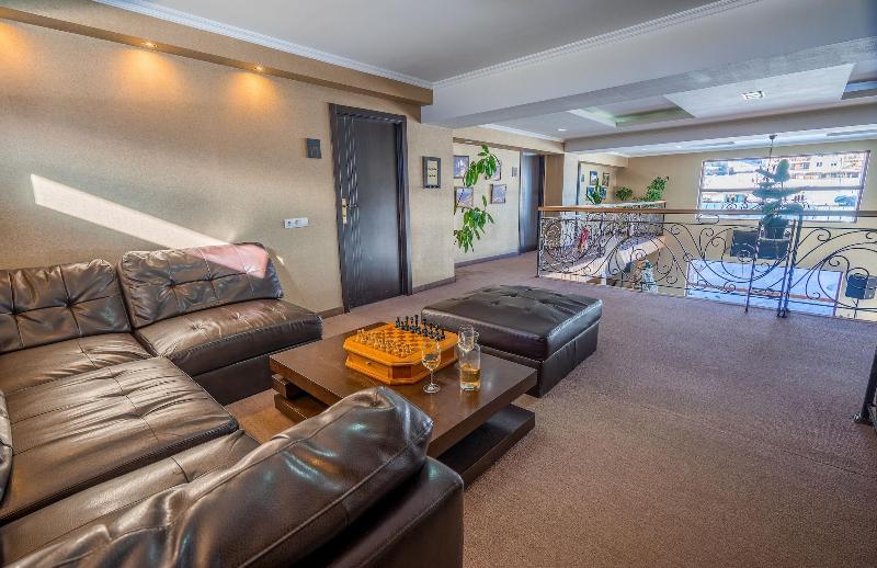 Good Aura Hotel image