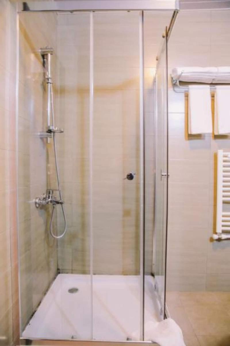 Good Aura Hotel image