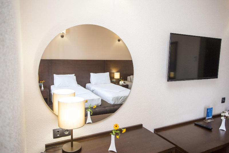 Hotel Corner Inn image