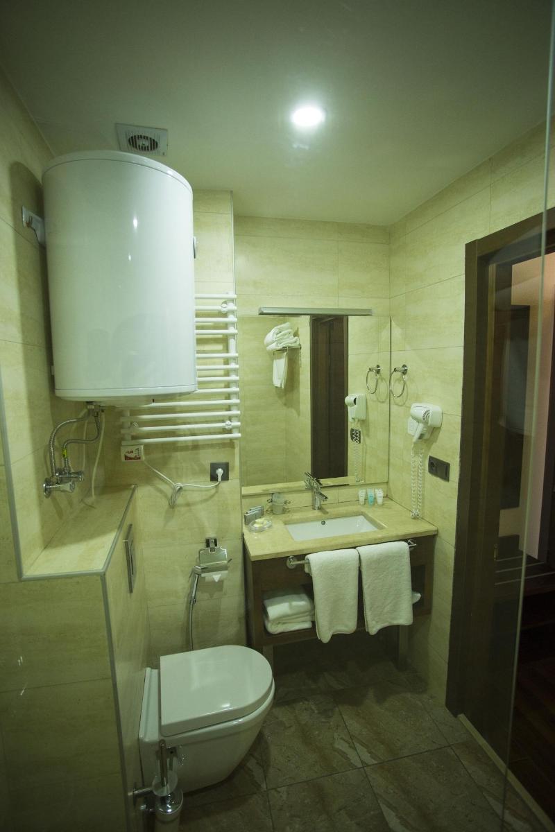Hotel Corner Inn image