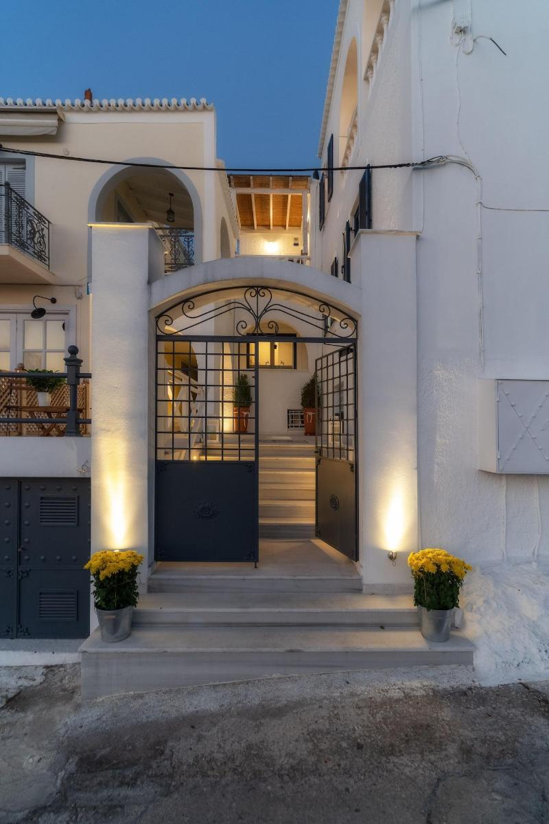 Porto Vecchio Luxury Suites image