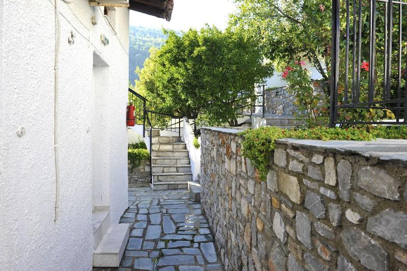 Fengeros Village — general view