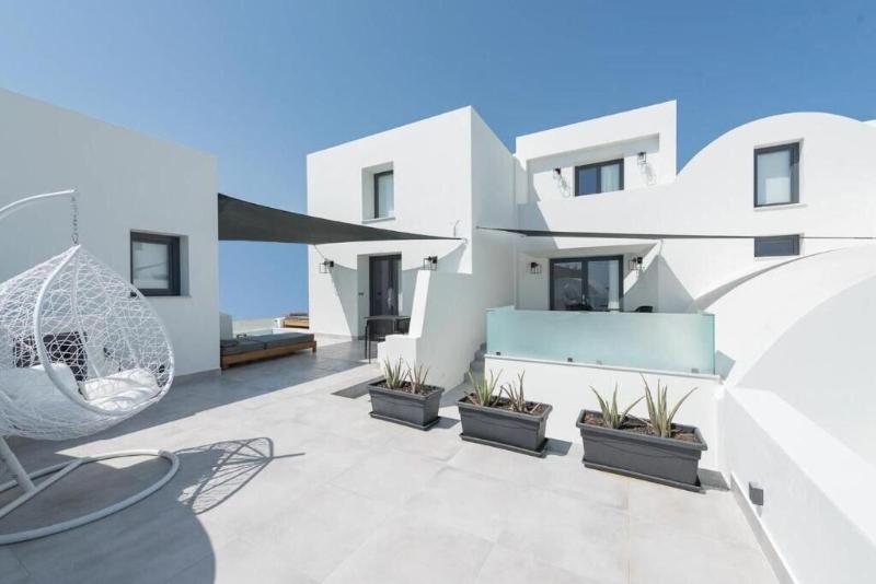 Karat Suites — exterior view
